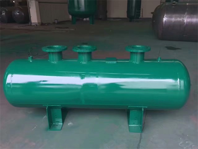 1679991473376569.jpeg 铁东铁东铁东蒸汽分气缸1.jpeg